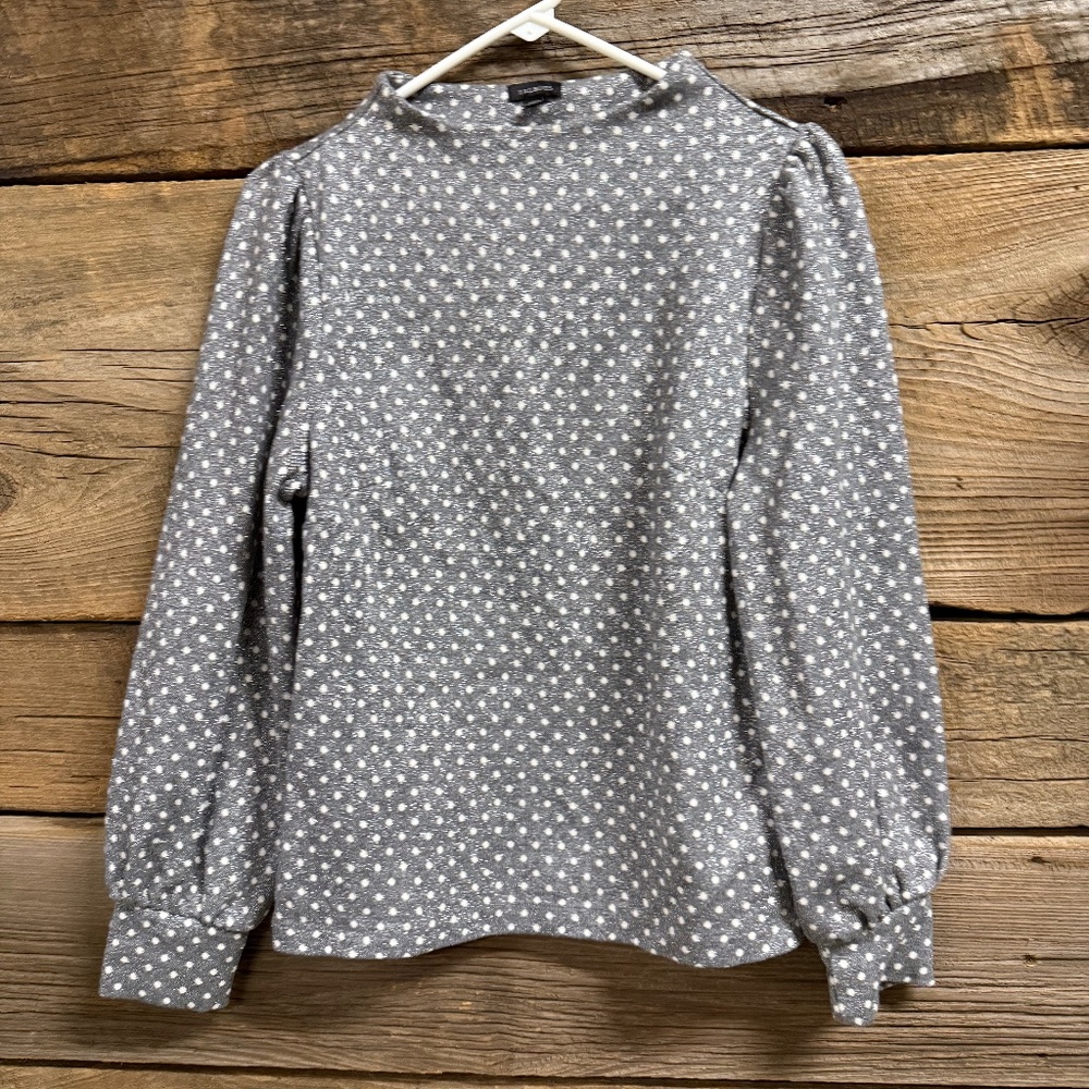 Talbots funnel neck top, Silver and white polka dots, Med